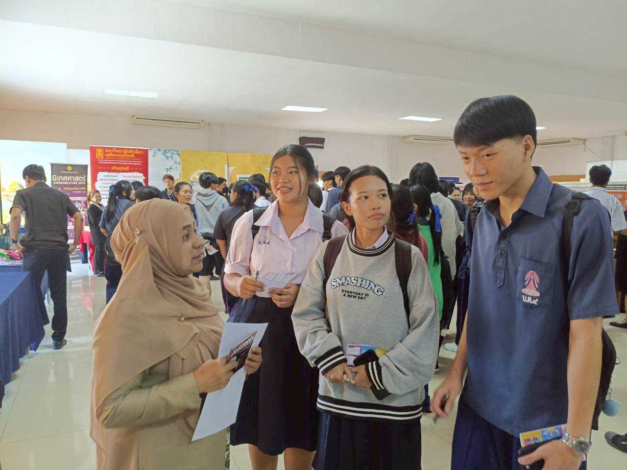 วิทย์ฯ มทร.ธัญบุรี แนะแนวอาชีพ ร.ร.บดินทรเดชา 4