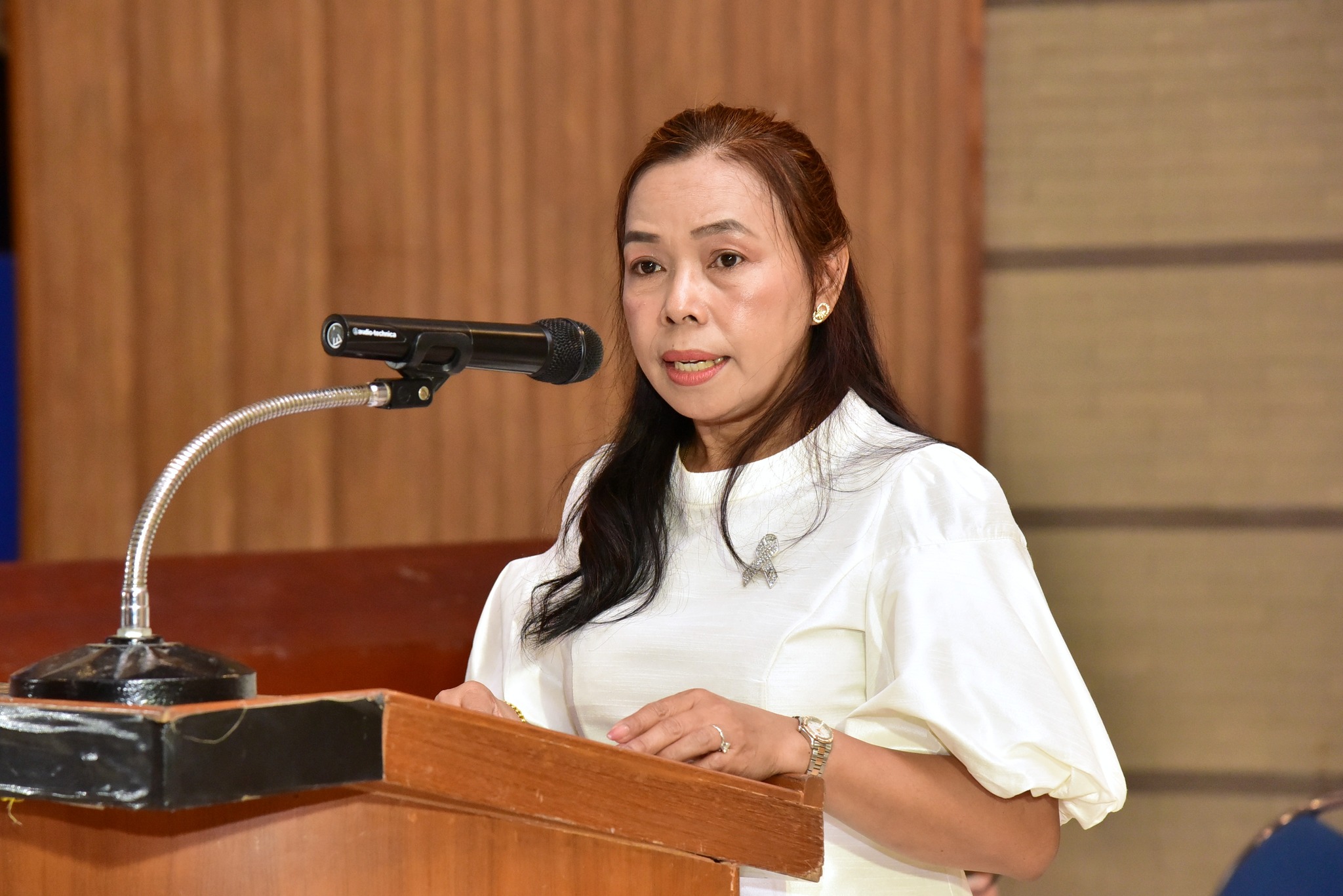 คณะวิทย์ฯ มทร.ธัญบุรี ยินดีกับ ผศ.นพรัตน์ และ อ.ประภาส รับโล่ผู้ทำคุณประโยชน์และบุคลากรดีเด่น ปี 2568