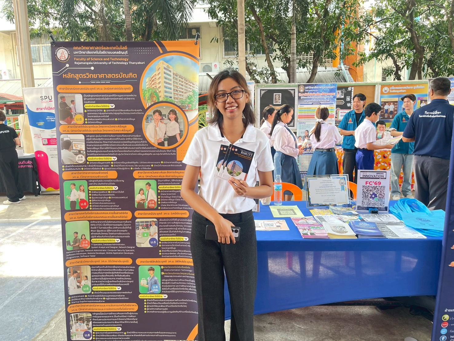 คณะวิทยาศาสตร์และเทคโนโลยี มทร.ธัญบุรี ร่วมแนะแนวการศึกษาและประชาสัมพันธ์หลักสูตร–เส้นทางอาชีพ ณ โรงเรียนอุดมวิทยา รังสิต