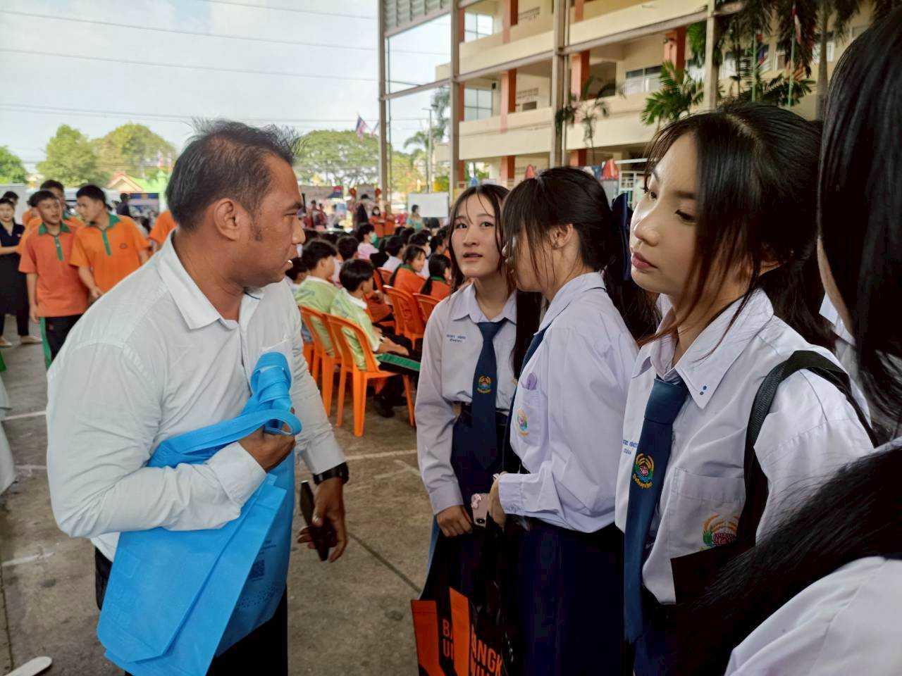 คณะวิทยาศาสตร์และเทคโนโลยี มทร.ธัญบุรี ร่วมแนะแนวการศึกษาและประชาสัมพันธ์หลักสูตร–เส้นทางอาชีพ ณ โรงเรียนอุดมวิทยา รังสิต