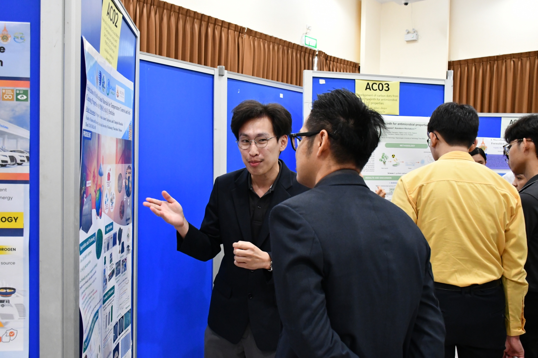 ดกิจกรรม “การประกวดการนำเสนอผลงานวิจัย (Poster Presentation Competition)” ภายใต้โครงการเผยแพร่ผลงานวิจัยและนวัตกรรมสู่ความเป็นเลิศ เพื่อส่งเสริมการพัฒนานักศึกษาระดับบัณฑิตศึกษา ครั้งที่ 4