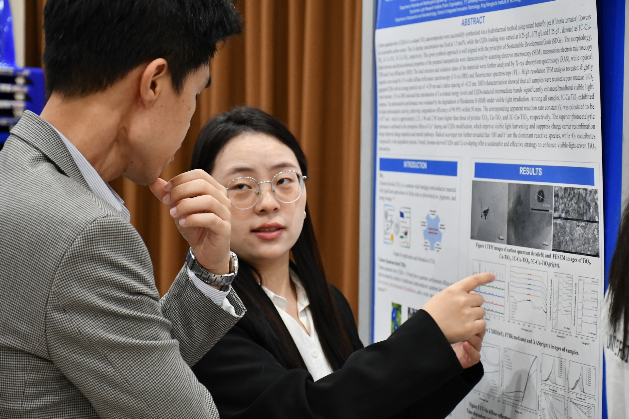 ดกิจกรรม “การประกวดการนำเสนอผลงานวิจัย (Poster Presentation Competition)” ภายใต้โครงการเผยแพร่ผลงานวิจัยและนวัตกรรมสู่ความเป็นเลิศ เพื่อส่งเสริมการพัฒนานักศึกษาระดับบัณฑิตศึกษา ครั้งที่ 4