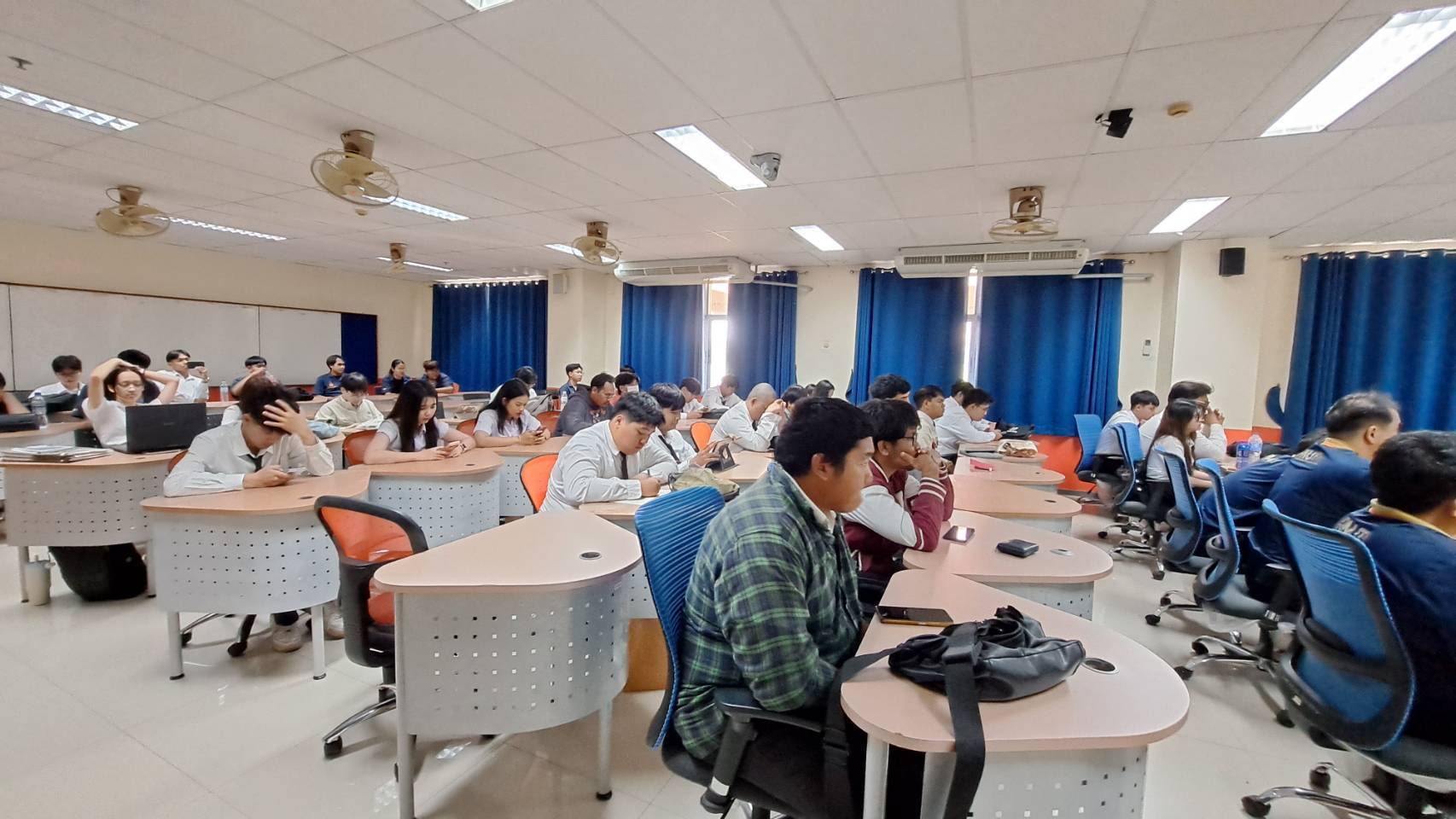 กิจกรรมแลกเปลี่ยนเรียนรู้โครงงานนักศึกษา ร่วมกับหลักสูตรเทคโนโลยีสารสนเทศ คณะวิทยาศาสตร์และเทคโนโลยีการเกษตร มหาวิทยาลัยเทคโนโลยีราชมงคลล้านนา ตาก