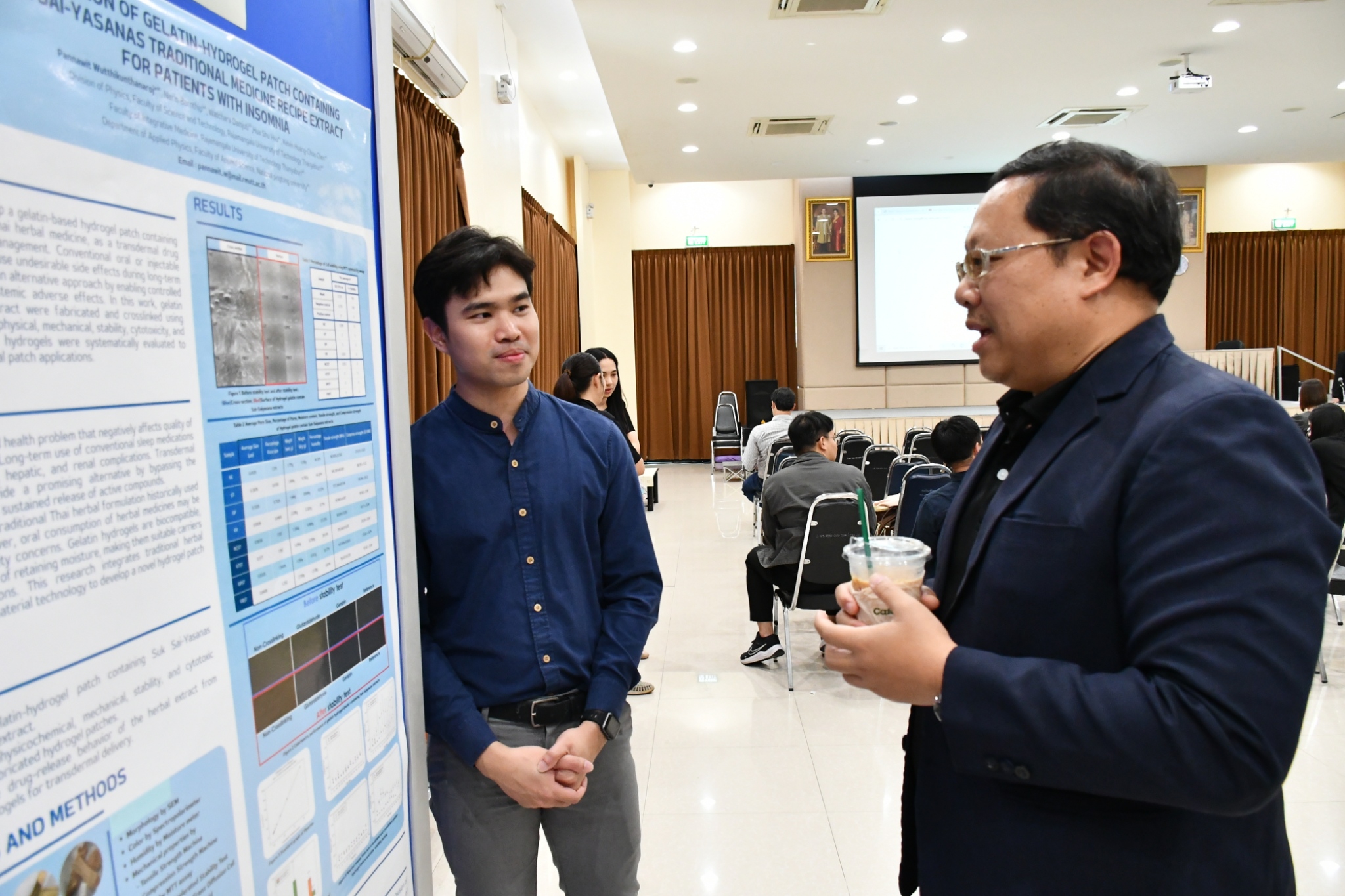 ดกิจกรรม “การประกวดการนำเสนอผลงานวิจัย (Poster Presentation Competition)” ภายใต้โครงการเผยแพร่ผลงานวิจัยและนวัตกรรมสู่ความเป็นเลิศ เพื่อส่งเสริมการพัฒนานักศึกษาระดับบัณฑิตศึกษา ครั้งที่ 4