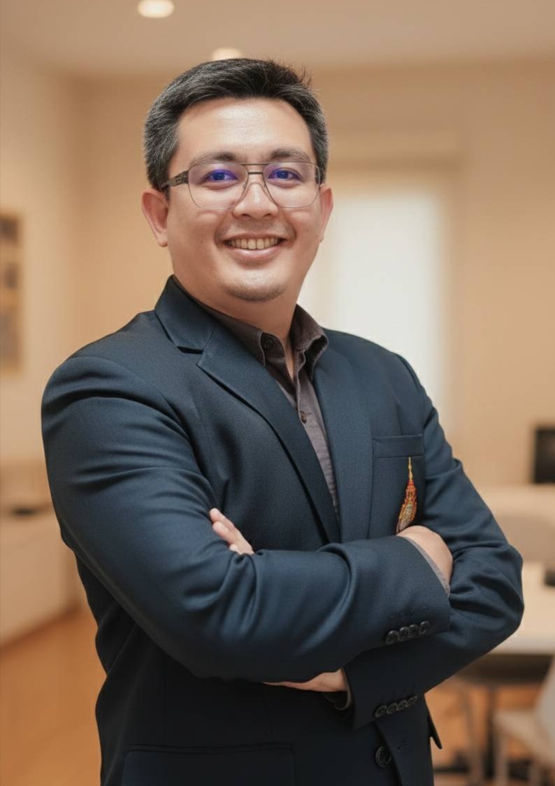 Assoc.Prof.Dr.Naris Barnthip