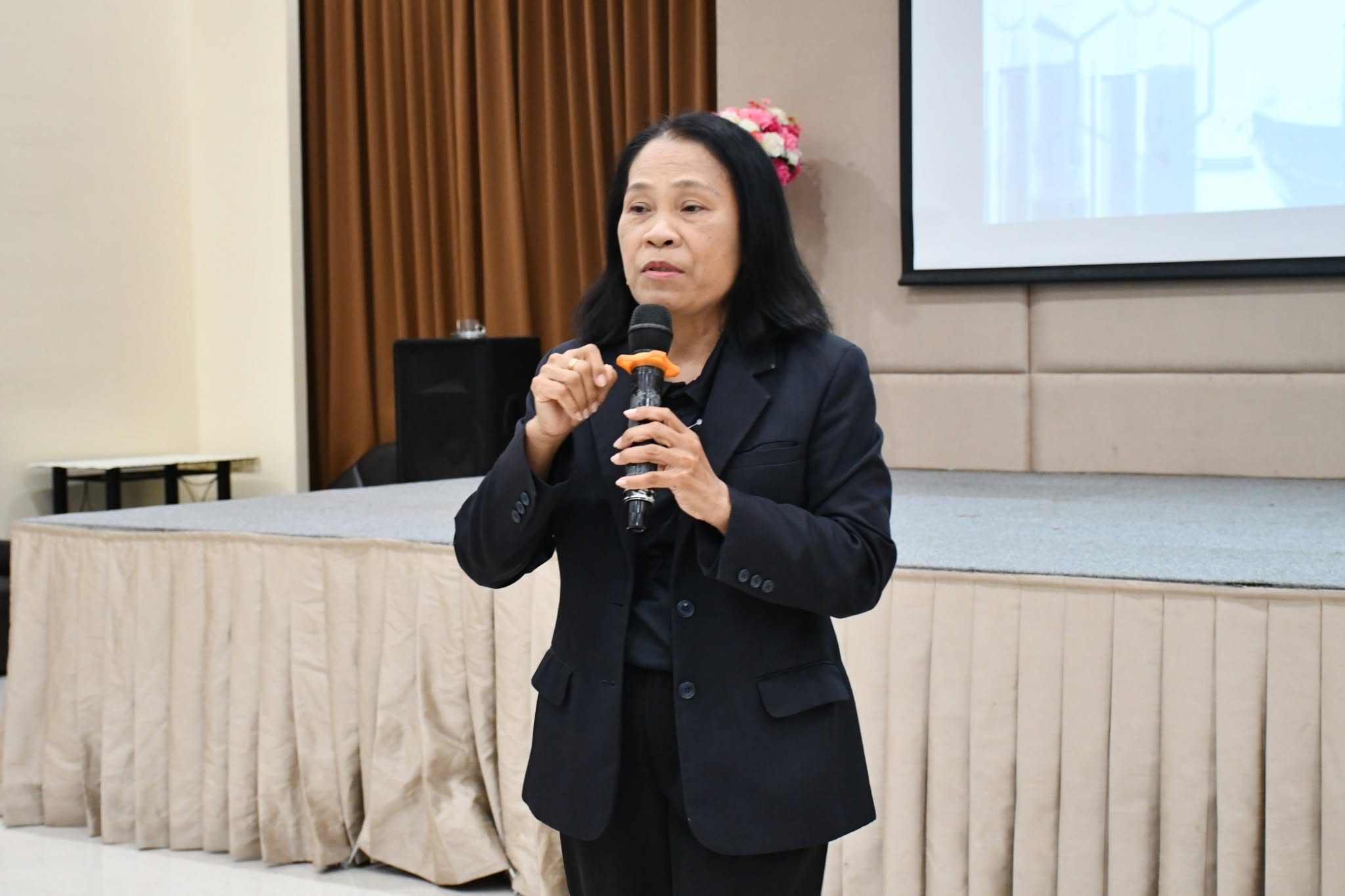 วิทย์ มทร.ธัญบุรี อบรมเคมี ม.ปลาย สู่การพัฒนานวัตกรรม