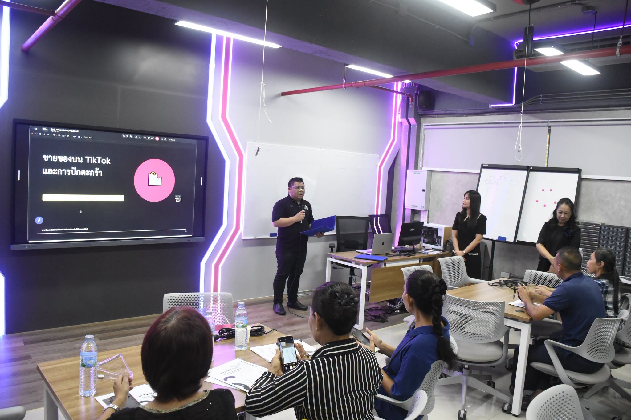 สาขาวิชาเทคโนโลยีคอมพิวเตอร์ คณะวิทยาศาสตร์ฯ มทร.ธัญบุรี จัดอบรมยกระดับทักษะดิจิทัลชุมชน มุ่งลดความเหลื่อมล้ำและสร้างอาชีพอย่างยั่งยืน